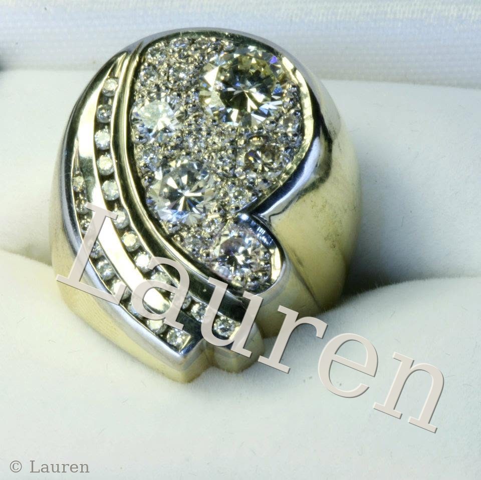 Two-tone pavé ring